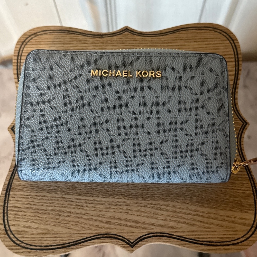 Blue Michael Kors Jet Set Wallet